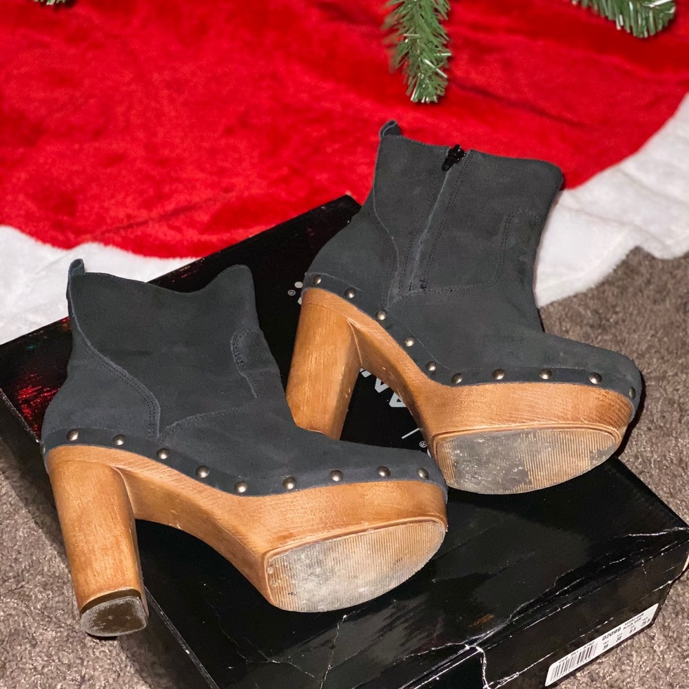 ANDREA boots - Picture 4 of 10